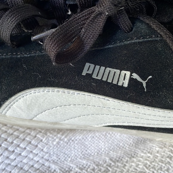 Puma size 10 men’s sneakers. Black/White.BLACK SUEDE. - Picture 2 of 4